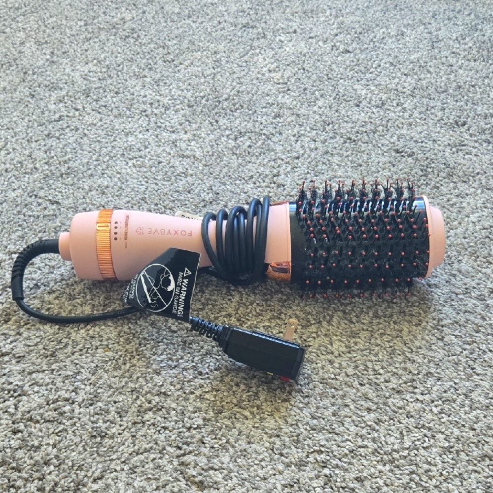 Foxybae Blowout Brush